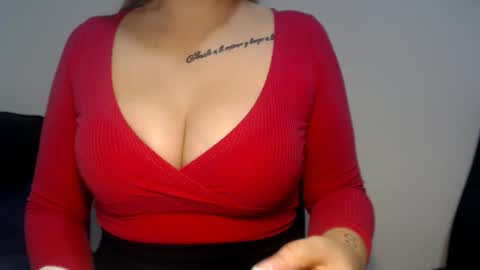 Teeyara  online show from October 14, 6:20 pm