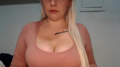 Teeyara  online show from November 2, 10:06 am