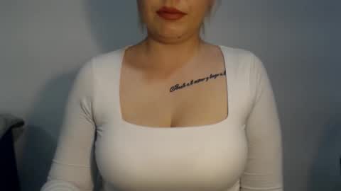 Teeyara  online show from February 11, 5:29 pm