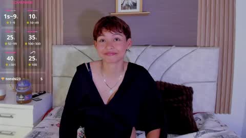 Snapshot of tefi_meow_ chatting on March 28, 1:54 pm Estefani online show from March 28, 1:54 pm