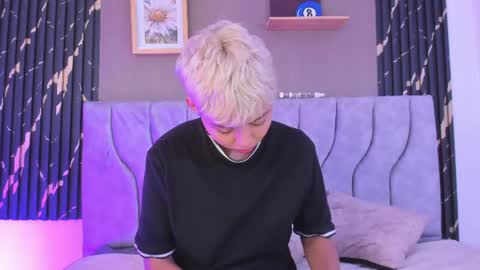 Snapshot of tefi_meow_ chatting on July 5, 1:29 pm Estefani online show from July 5, 1:29 pm
