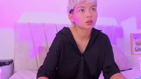 Snapshot of tefi_meow_ chatting on July 23, 3:54 pm Estefani online show from July 23, 3:54 pm