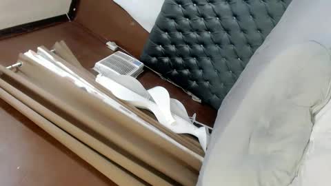 Snapshot of temptationofsex chatting on January 9, 10:20 am EVA GLASSCOTT online show from January 9, 10:20 am