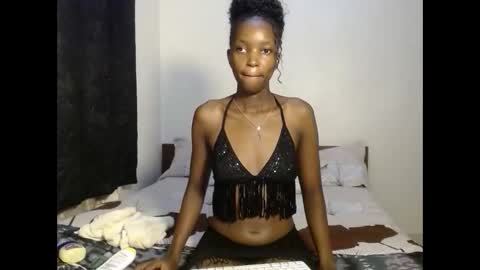 Snapshot of tempting_vibe chatting on March 24, 12:48 am tempting_vibe online show from March 24, 12:48 am