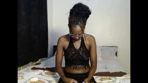 Snapshot of tempting_vibe chatting on March 25, 8:04 pm tempting_vibe online show from March 25, 8:04 pm