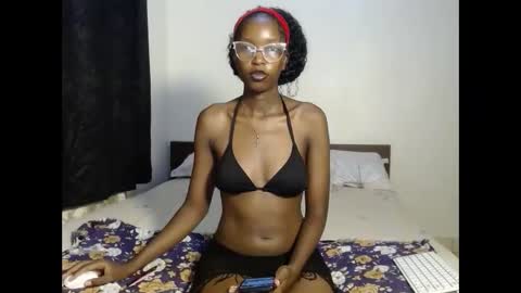 Snapshot of tempting_vibe chatting on March 30, 7:37 pm tempting_vibe online show from March 30, 7:37 pm