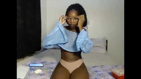 Snapshot of tempting_vibe chatting on April 3, 6:06 pm tempting_vibe online show from April 3, 6:06 pm