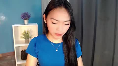 YOGIRL MAXINE online show from April 21, 11:07 pm