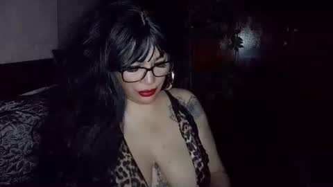 Snapshot of temptresscrystalia chatting on April 19, 11:31 am talia i m french girl online show from April 19, 11:31 am