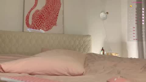 tenderiris online show from September 23, 1:30 am