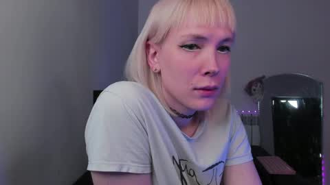 Kira online show from May 8, 1:38 pm