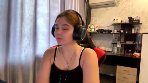 Snapshot of tenishamilin chatting on September 9, 3:00 pm Mira Manson online show from September 9, 3:00 pm