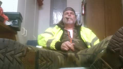 Snapshot of tennredneck chatting on January 14, 5:08 am Tennredneck online show from January 14, 5:08 am