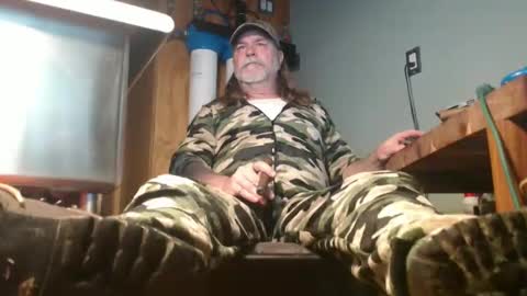 Snapshot of tennredneck chatting on February 16, 2:29 am Tennredneck online show from February 16, 2:29 am