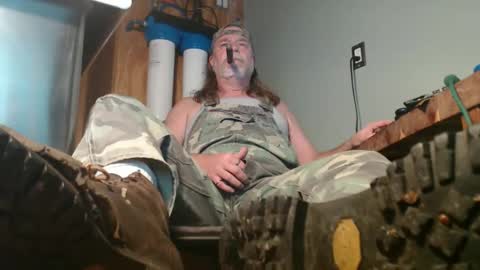 Snapshot of tennredneck chatting on March 2, 12:35 am Tennredneck online show from March 2, 12:35 am