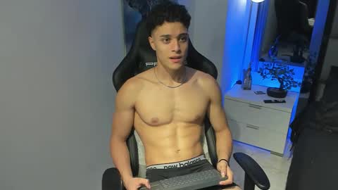 Snapshot of teo_bennet chatting on October 4, 10:08 pm Teodoro online show from October 4, 10:08 pm