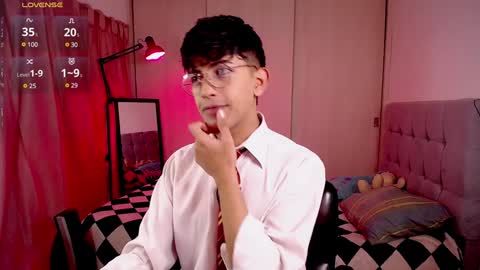 teo brown Independent model online show from January 11, 3:52 pm