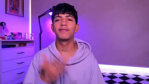 teo brown Independent model online show from October 11, 1:31 pm