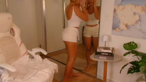 Snapshot of teodora_alamo chatting on May 20, 11:38 am Teodora Alamo online show from May 20, 11:38 am