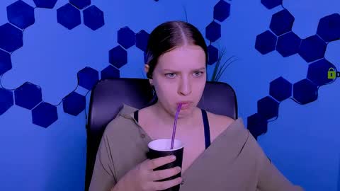 your love online show from March 26, 9:48 am