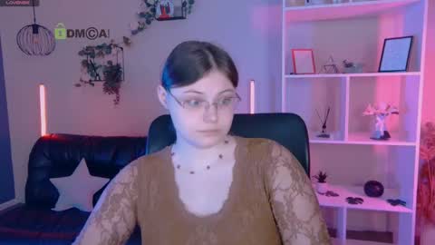 Snapshot of teresa_shy chatting on June 1, 7:04 pm your love online show from June 1, 7:04 pm