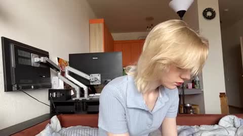 Anna online show from March 22, 5:22 am