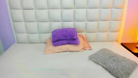 Snapshot of teresasroom_ chatting on February 24, 1:42 pm Teresa online show from February 24, 1:42 pm