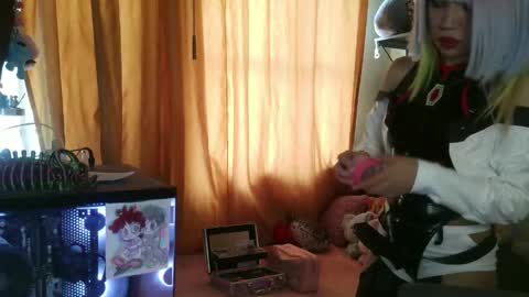 Terra Elowen online show from May 12, 1:41 pm