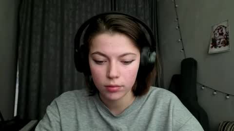 Snapshot of terranaufzinger chatting on February 9, 6:06 am Anny Simpson online show from February 9, 6:06 am