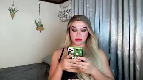 Snapshot of terri_jean69x chatting on February 22, 2:06 am TERRI the girl will hunt you online show from February 22, 2:06 am
