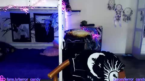 Snapshot of terror_candy chatting on January 17, 11:30 pm CRY BABY online show from January 17, 11:30 pm