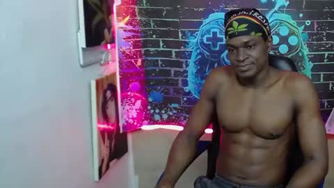 terry_zyzz online show from May 3, 12:44 pm