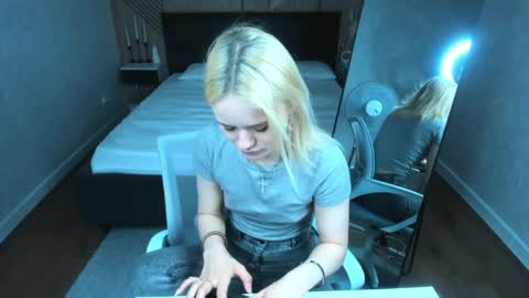 Snapshot of tessa_ashe chatting on April 7, 9:21 am Tessa online show from April 7, 9:21 am