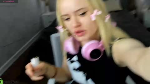 Snapshot of tessa_ashe chatting on April 15, 9:16 am Tessa online show from April 15, 9:16 am