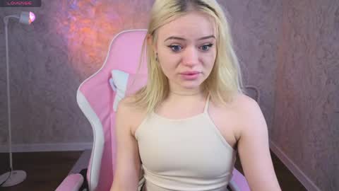Snapshot of tessa_ashe chatting on April 21, 12:56 am Tessa online show from April 21, 12:56 am