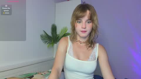 Snapshot of tessa_shy_ chatting on July 31, 7:46 pm tessa_shy_ online show from July 31, 7:46 pm