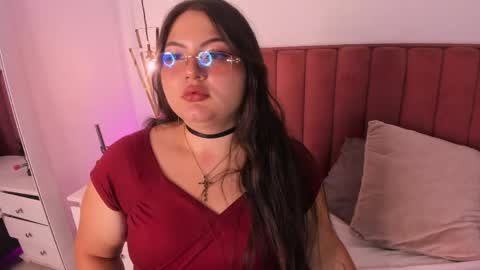 Snapshot of tessa_sinclaire chatting on May 14, 9:21 pm TERESA online show from May 14, 9:21 pm