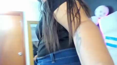 Snapshot of tessa_sinclaire chatting on June 26, 8:35 pm TERESA online show from June 26, 8:35 pm