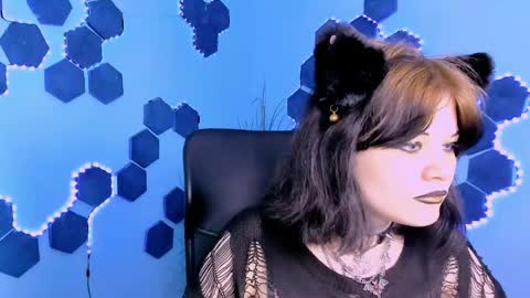 tessa_tea online show from May 8, 8:41 am