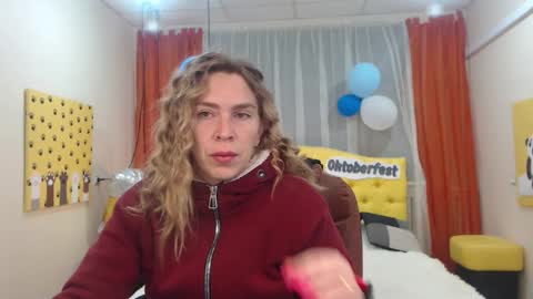 Snapshot of tessadaybreak chatting on September 29, 6:29 am tessadaybreak online show from September 29, 6:29 am