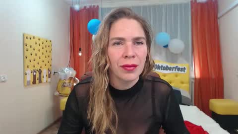 Snapshot of tessadaybreak chatting on October 3, 8:11 am tessadaybreak online show from October 3, 8:11 am