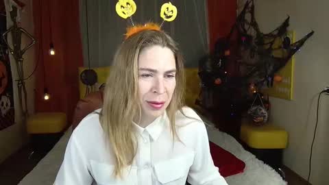 Snapshot of tessadaybreak chatting on October 16, 6:58 am tessadaybreak online show from October 16, 6:58 am