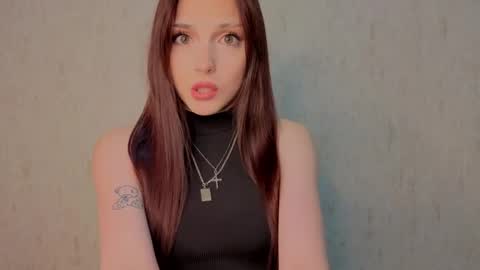 Mary online show from April 19, 3:22 pm