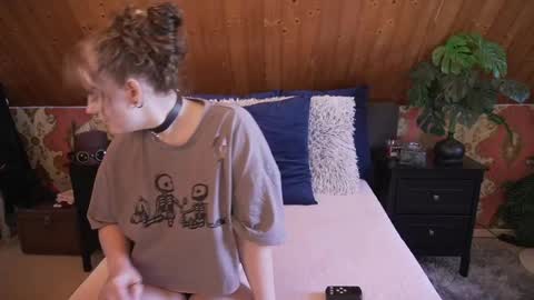 Snapshot of tessawinter chatting on May 18, 3:51 pm Tessa online show from May 18, 3:51 pm