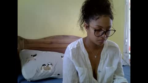 tessmia online show from March 30, 6:36 am