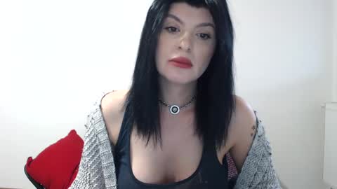 Snapshot of tessnaughty chatting on February 15, 8:00 am naughty tess online show from February 15, 8:00 am