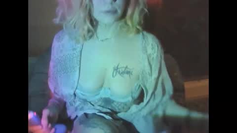 TEXASGIRLLLL online show from May 4, 3:13 am
