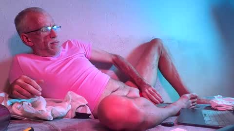 Snapshot of texpig chatting on September 9, 2:27 pm TexPig online show from September 9, 2:27 pm