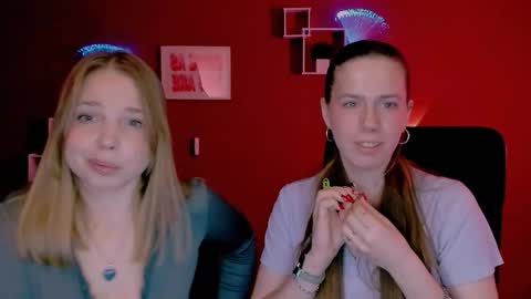 Snapshot of teya_starling chatting on March 6, 8:55 am teya_starling online show from March 6, 8:55 am