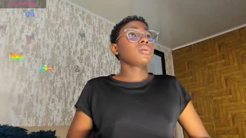 Snapshot of teylor_lovee chatting on February 18, 9:22 pm teylor_lovee online show from February 18, 9:22 pm